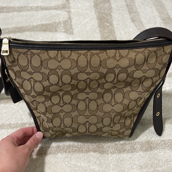 •Coach• Monogram Crossbody - Picture 5 of 15